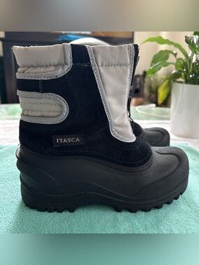 Itasca Kids Black and Gray Snow Boots